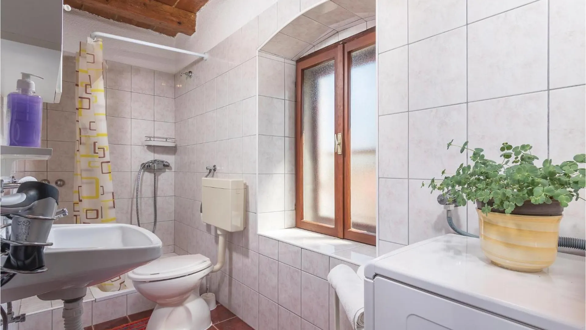 Gorgeous Apartment In Visnjan With Wifi