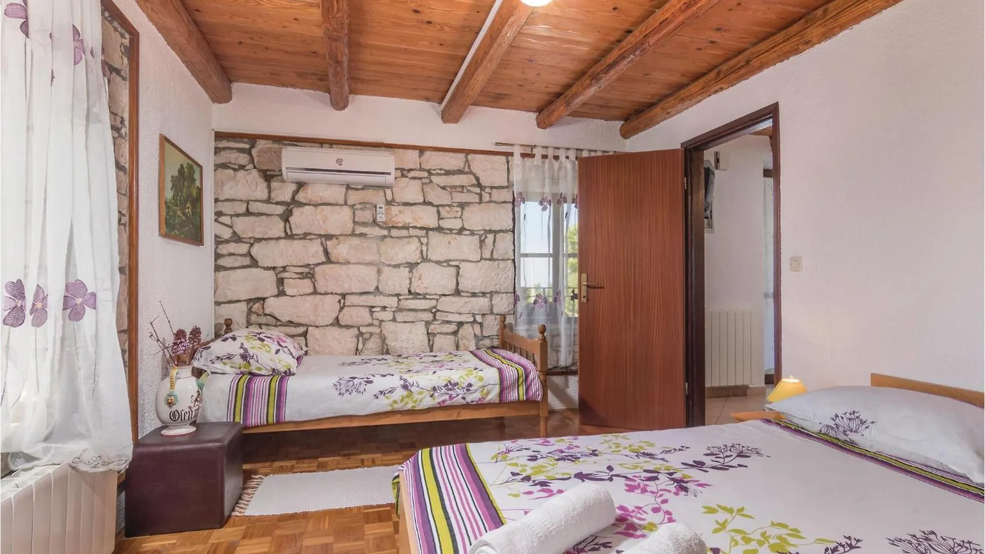 Gorgeous Apartment In Visnjan With Wifi