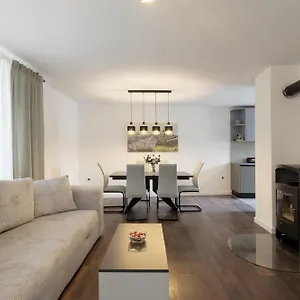  Apartman Larissa By Rent Istria